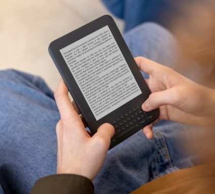Gramedia Digital vs. Google Play Books | Sumber: Freepik